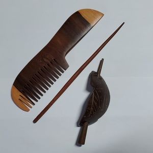 🩷 Wooden Comb and Hair Accessories